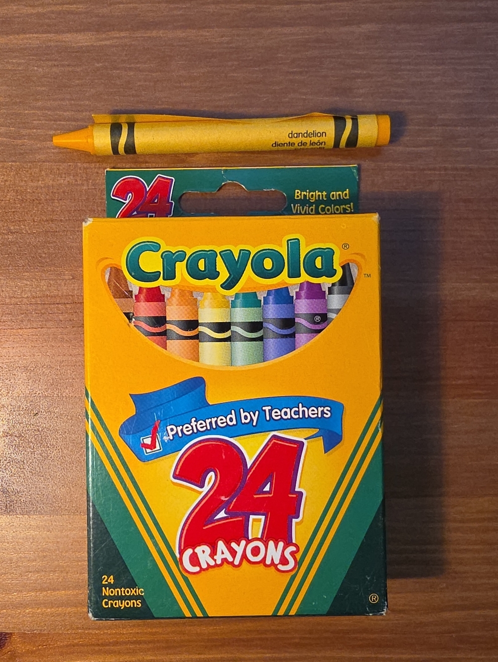 2006 Crayola 24 Crayons - Includes Retired Dandelion Yellow